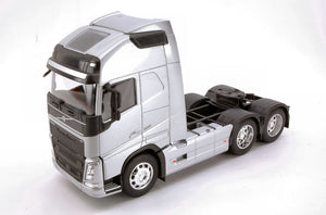 VOLVO FH 3-AXLE 2016 SILVER 1:32